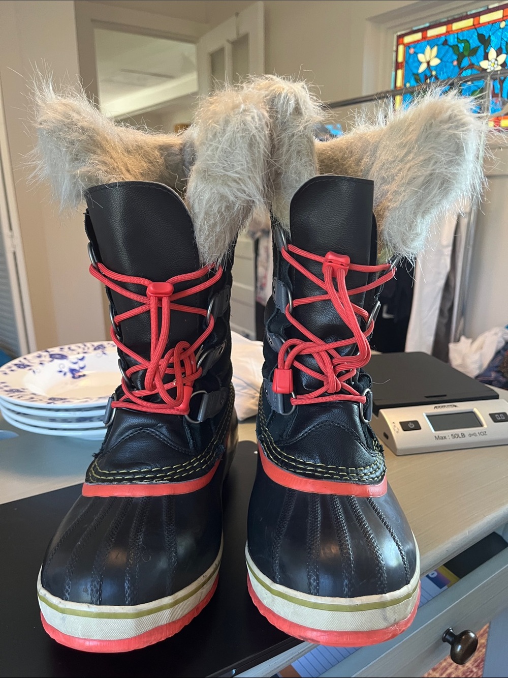 Sorel Joan of arc boots Sz 6